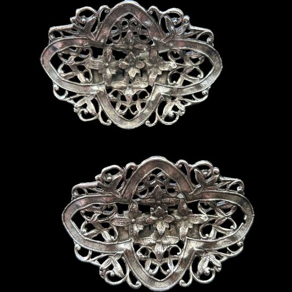 Pair Musi‎ Silver Tone Floral Shoe Clips - Picture 1 of 7